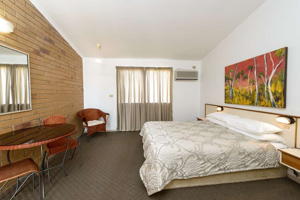 Wild Scotsman Motor Inn Gin Gin Qld Pokój zdjęcie