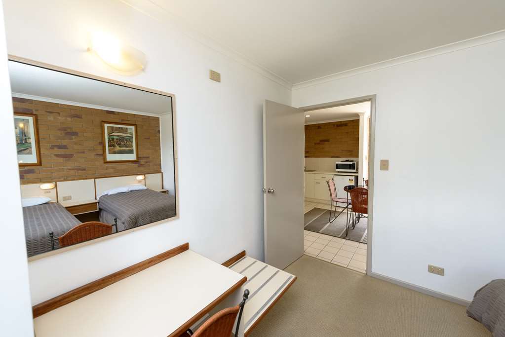 Wild Scotsman Motor Inn Gin Gin Qld Pokój zdjęcie